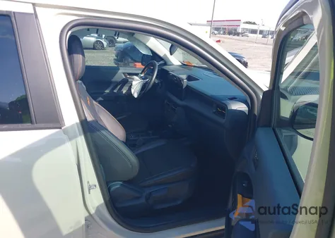 2025 Ford Maverick Tremor из США, поврежденный, VIN 3FTTW8NA7SRA04707